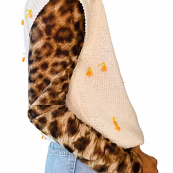 Hemstickad slipover med 3D-blommor