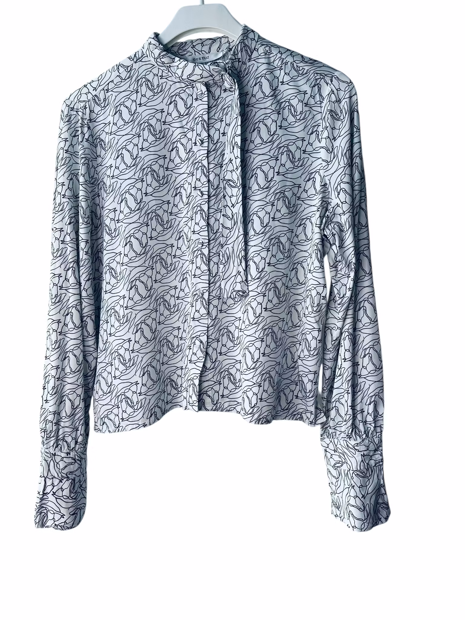 Gestuz blus med hästprint