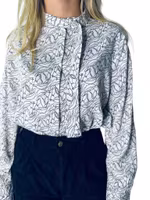 Gestuz blus med hästprint