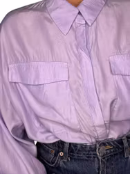 Lavendelfärgad blus