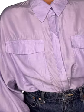 Lavendelfärgad blus