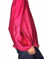Rosa blus med strassdetalj