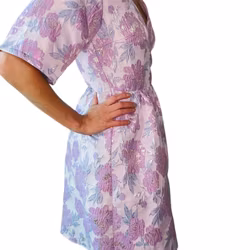 Brokadklänning i lavendel