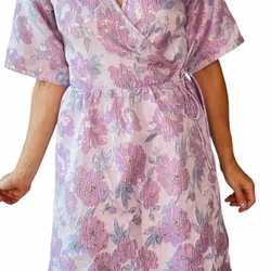 Brokadklänning i lavendel