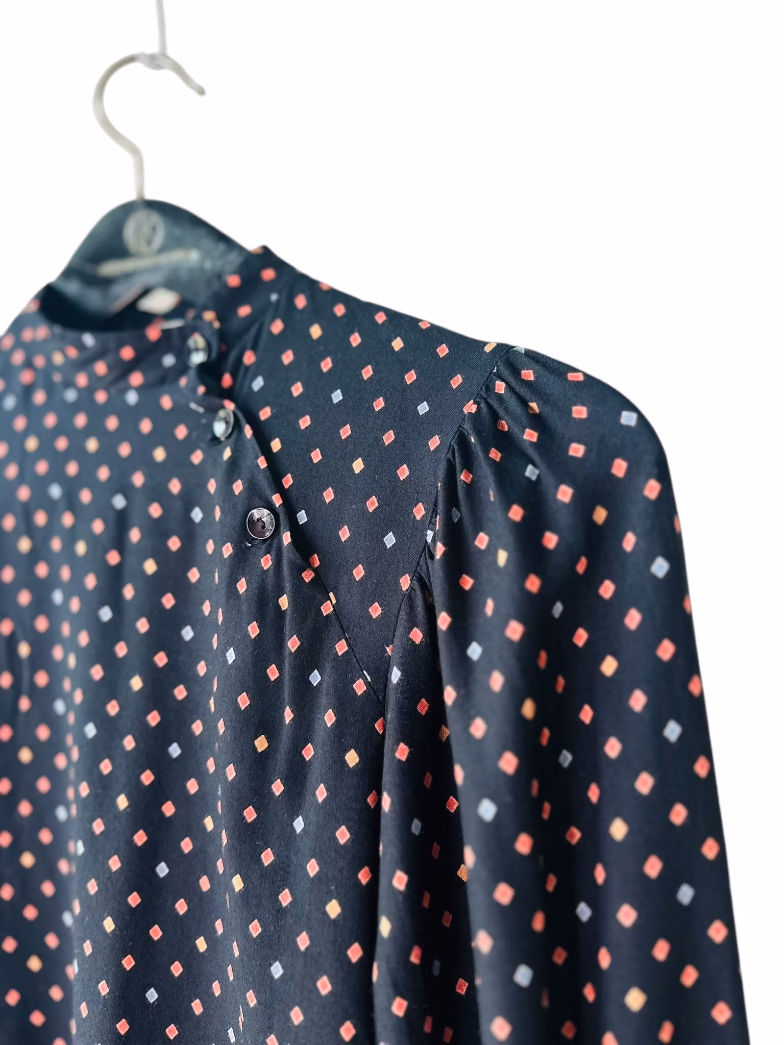 Vintage blus med sned knäppning