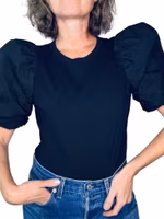 Svart topp med puffärm