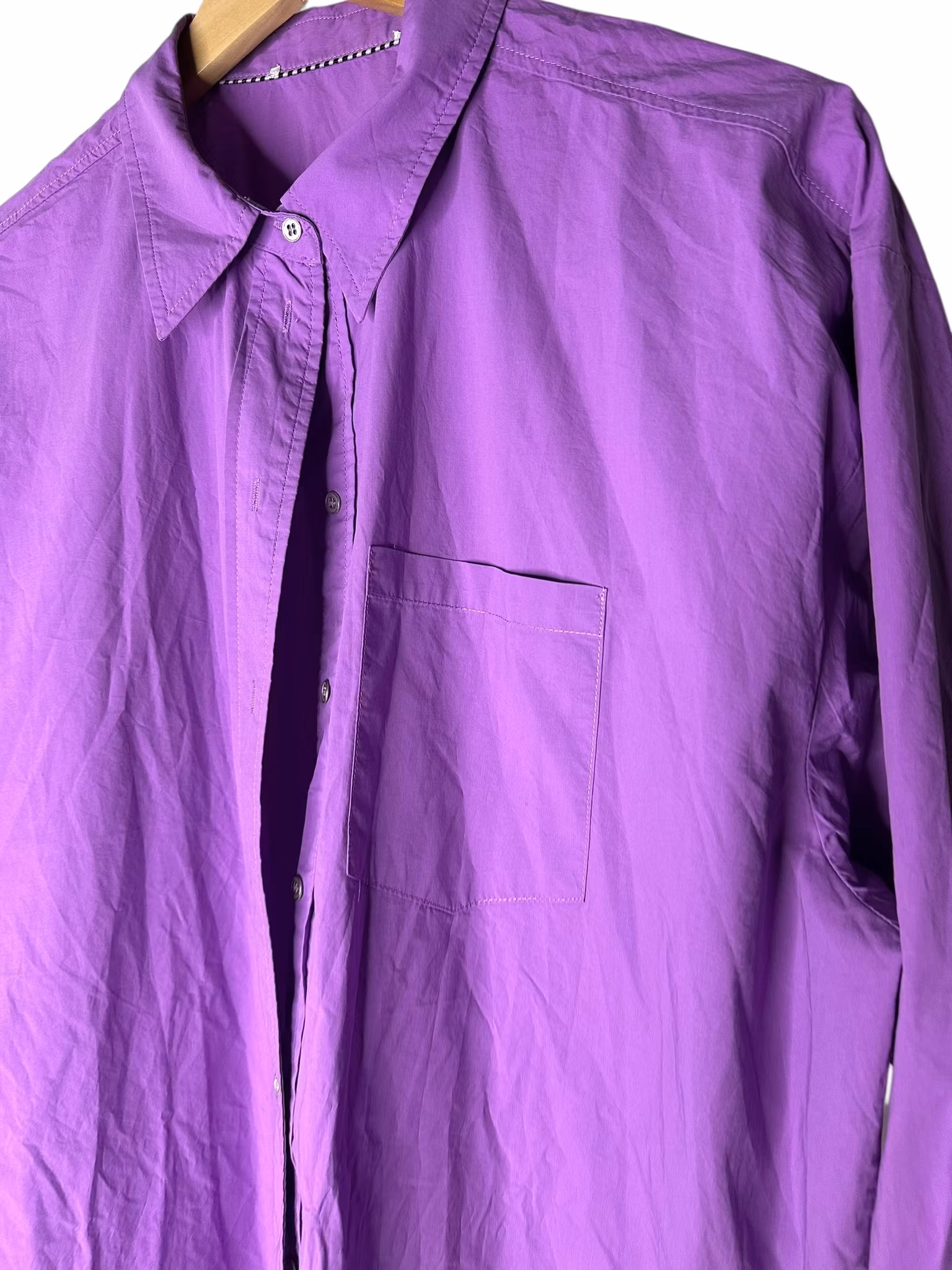 Lila bomullsskjorta