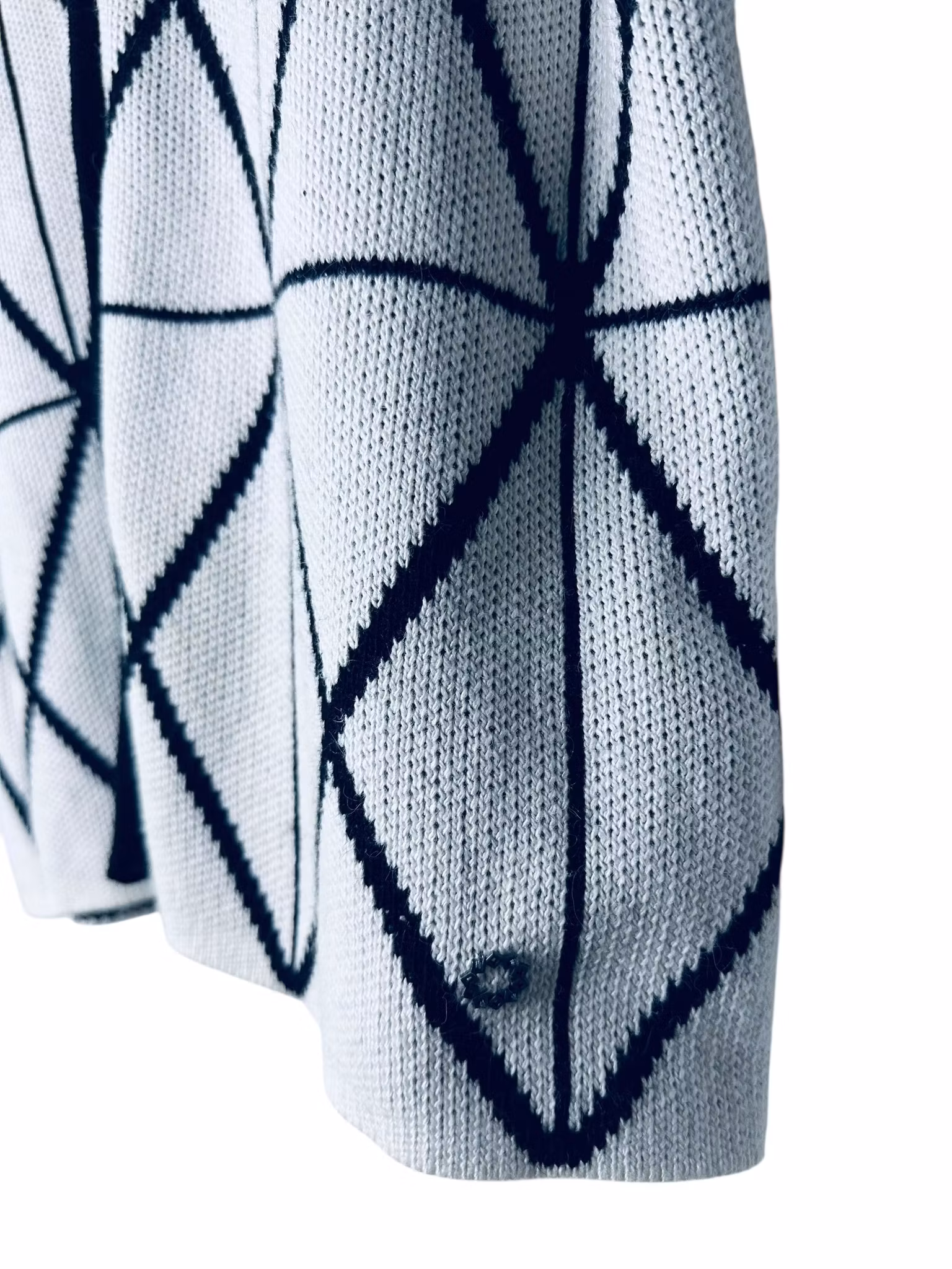 Nümph svart-vit kofta