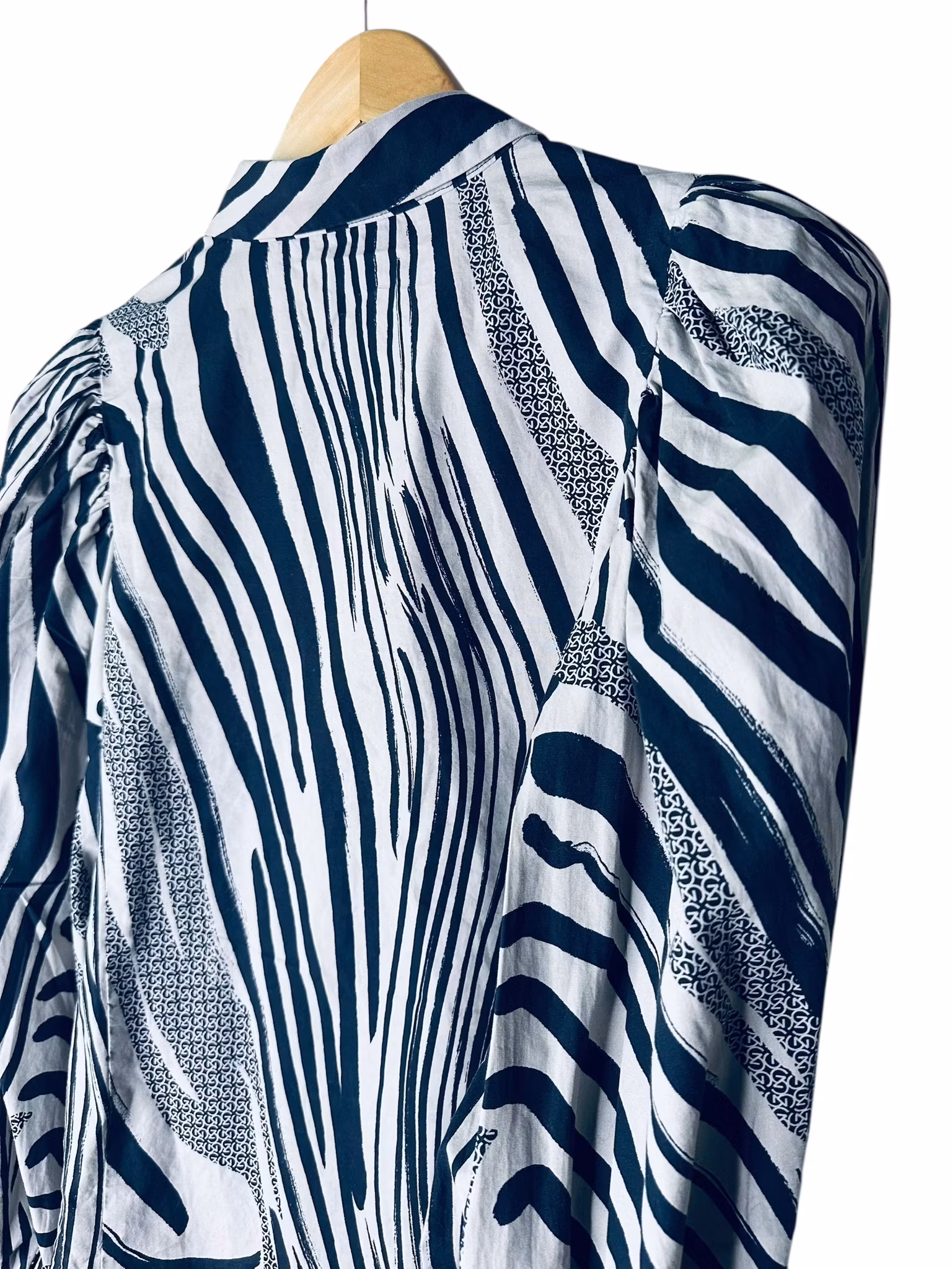 Gestuz zebramönstrad blus