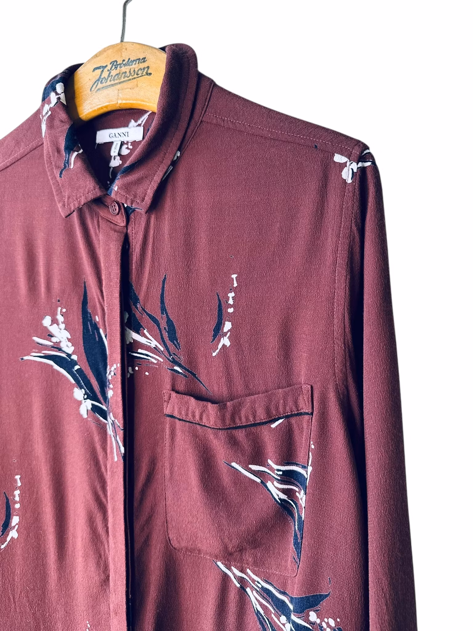 Ganni vinröd mönstrad skjorta