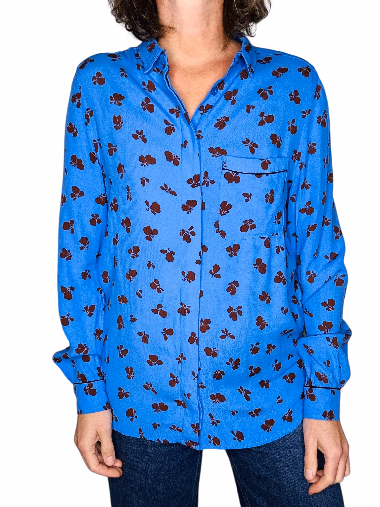 Ganni himmelsblå skjorta med vinröda blommor