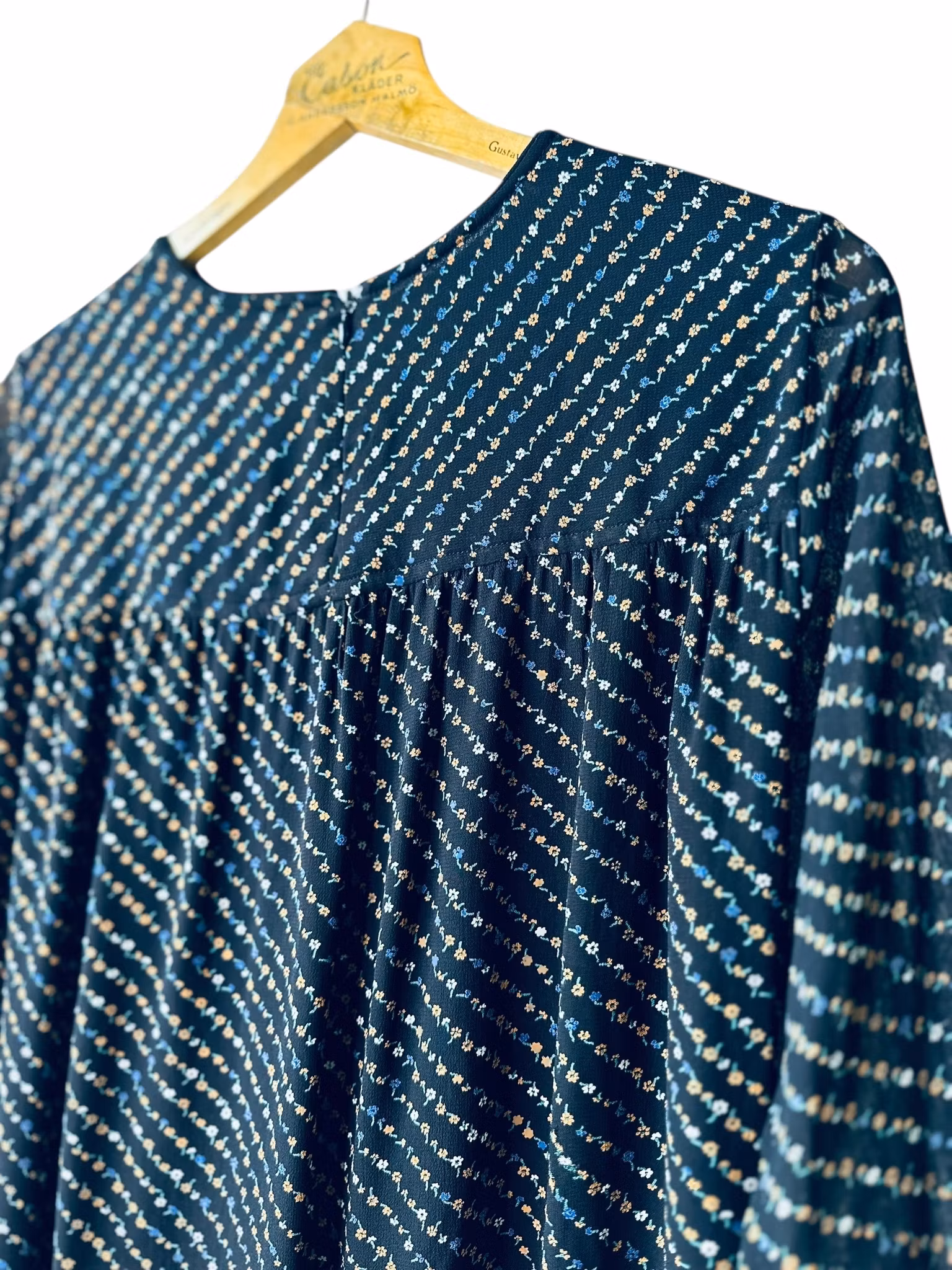 Ganni blus med små blommor