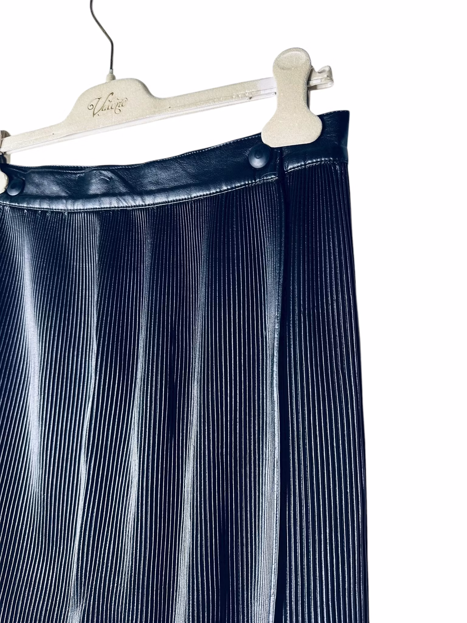 Rodebjer kjol i plisserat fuskskinn