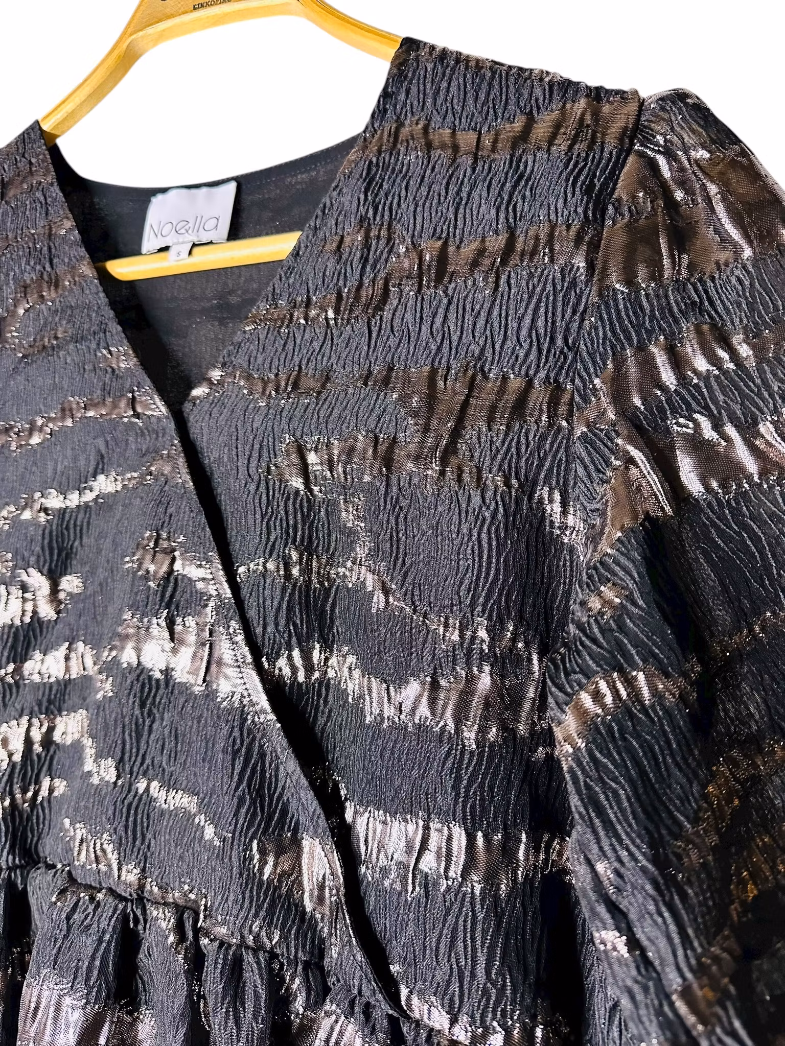 Puffig klänning i sidenmix