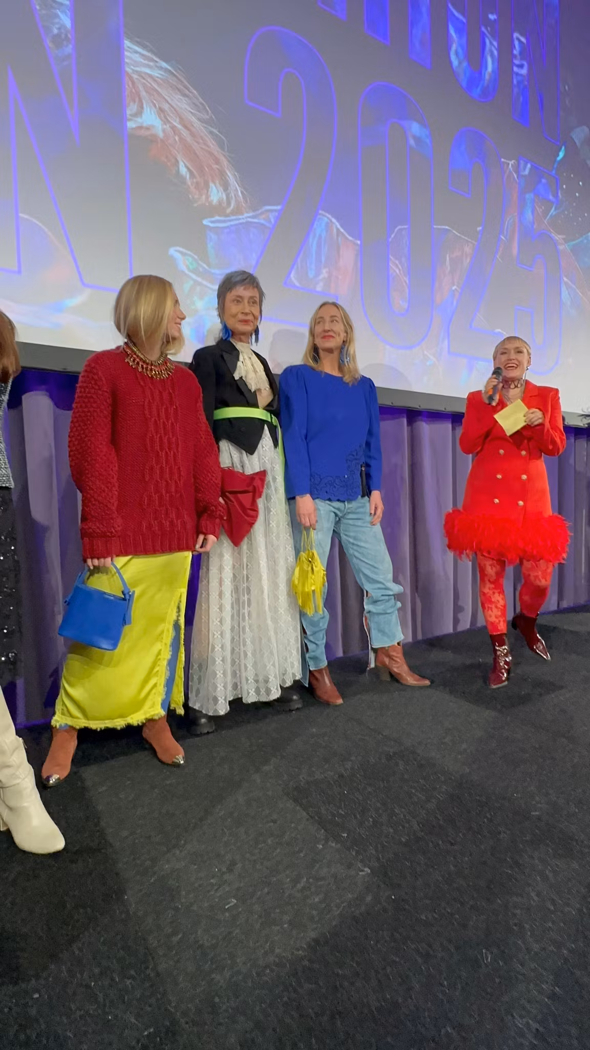 Fabienne Chapot vinröda boots med tåhätta