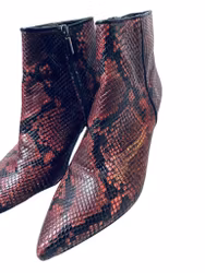 Vinröda boots i ormskinn