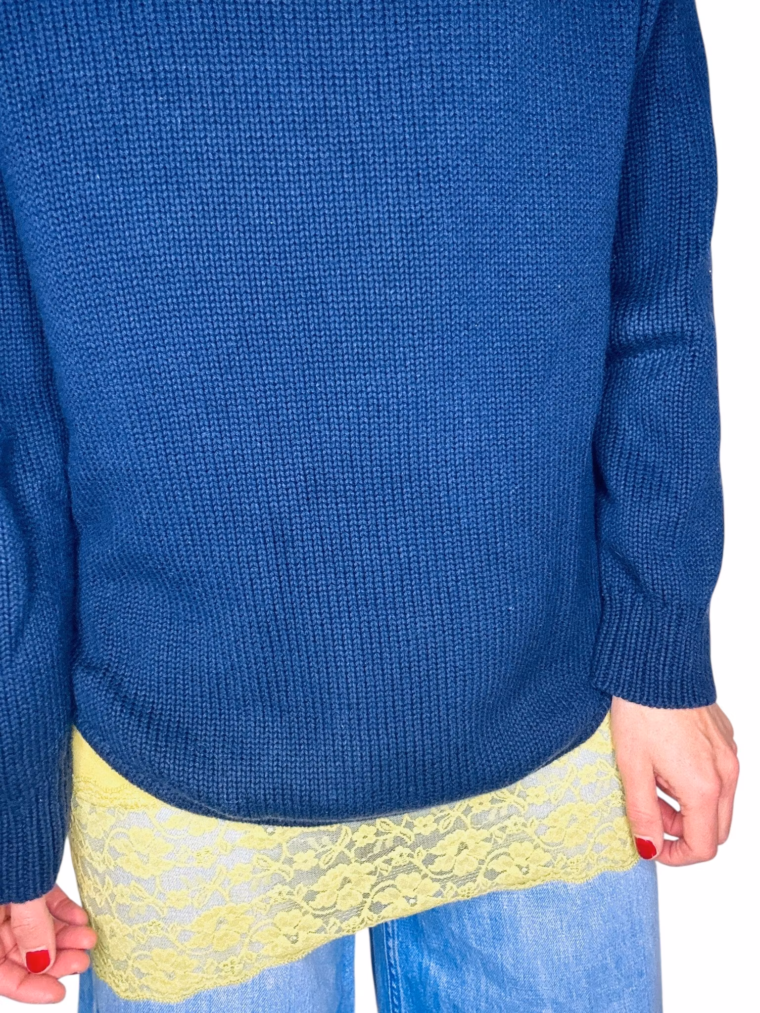 Långt linne med spetskant