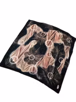 Vintage sidensjal i svart, vitt och rosa