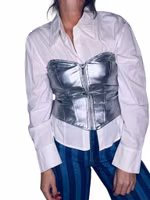 Silvrig topp i korsettmodell