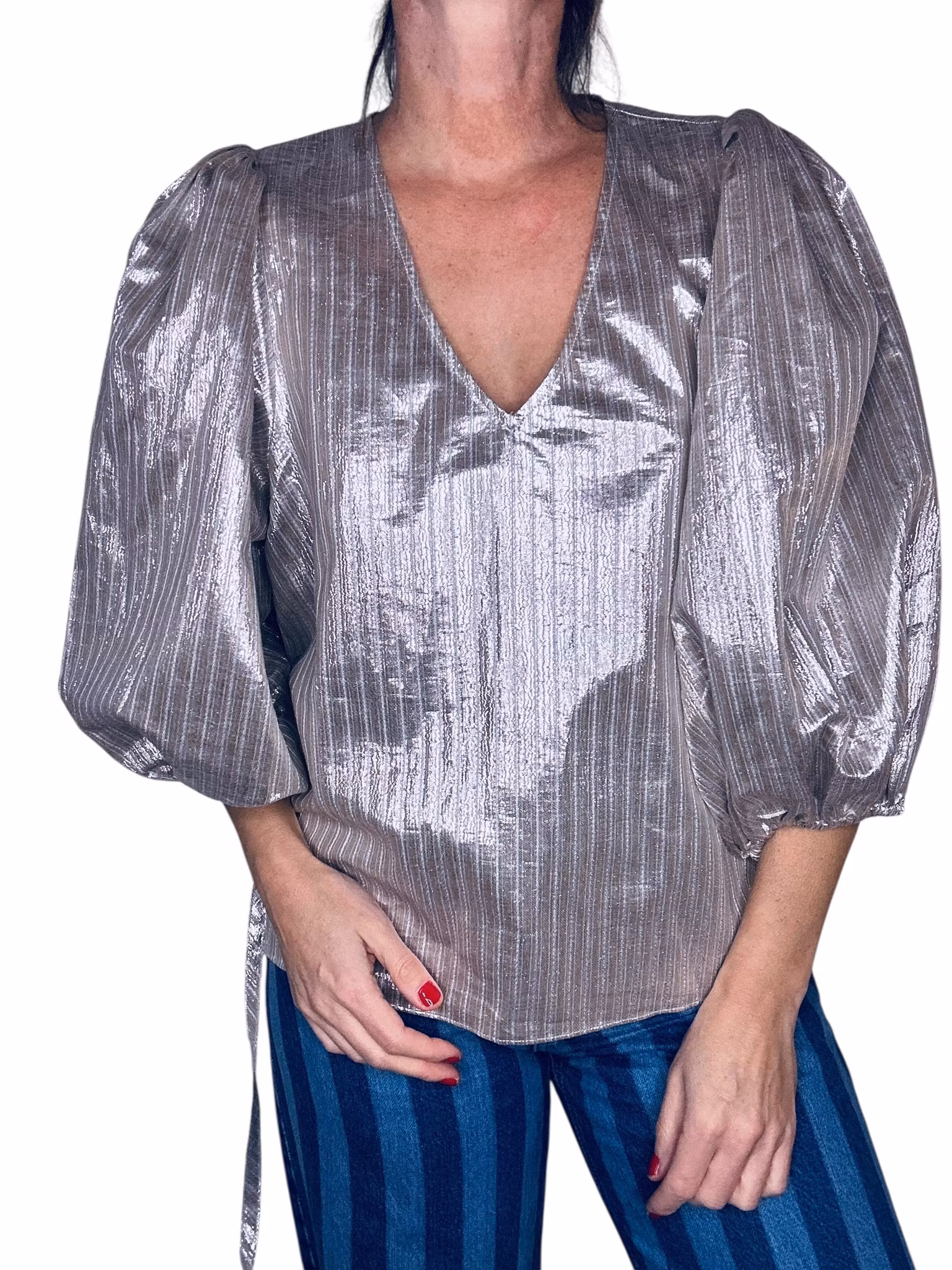 Silverfärgad topp med stora ärmar