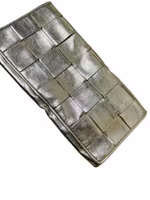 Flätad kuvertväska i guld