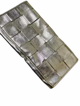 Flätad kuvertväska i guld