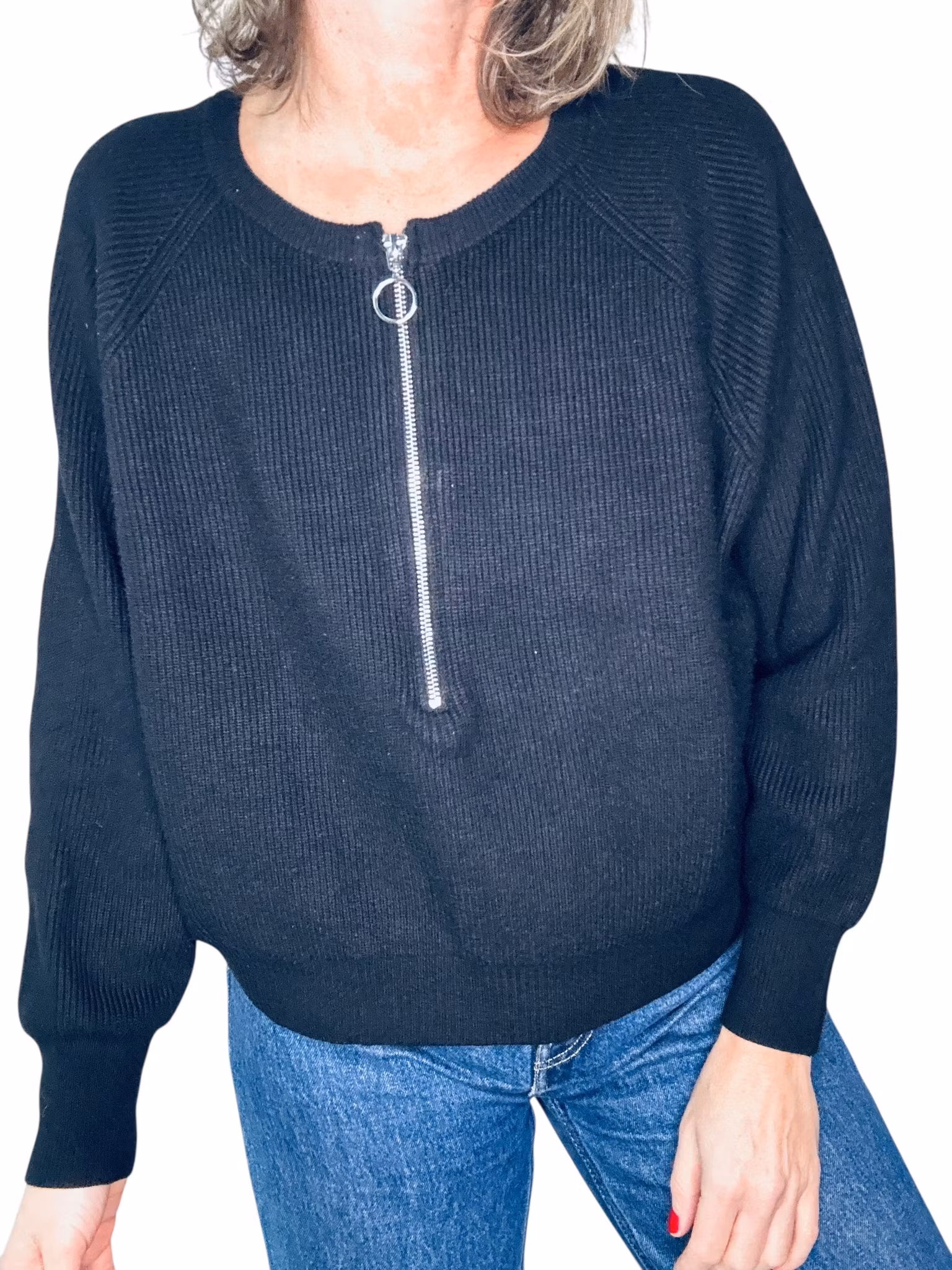 Svart stickad tröja med dragkedja