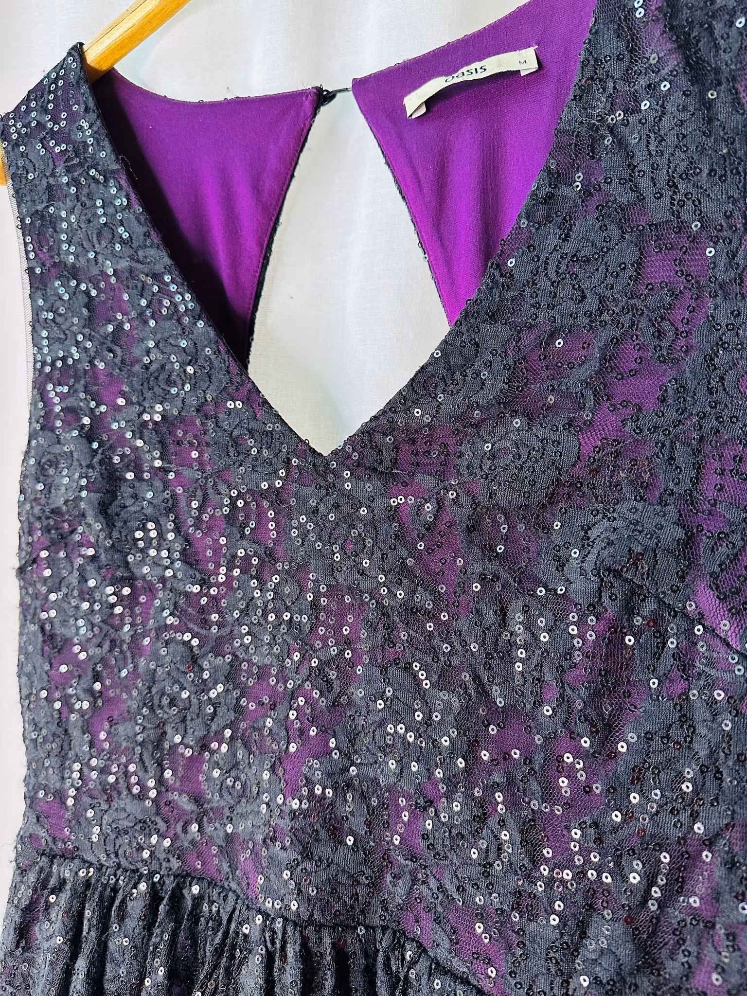 Lila/svart klänning med paljetter