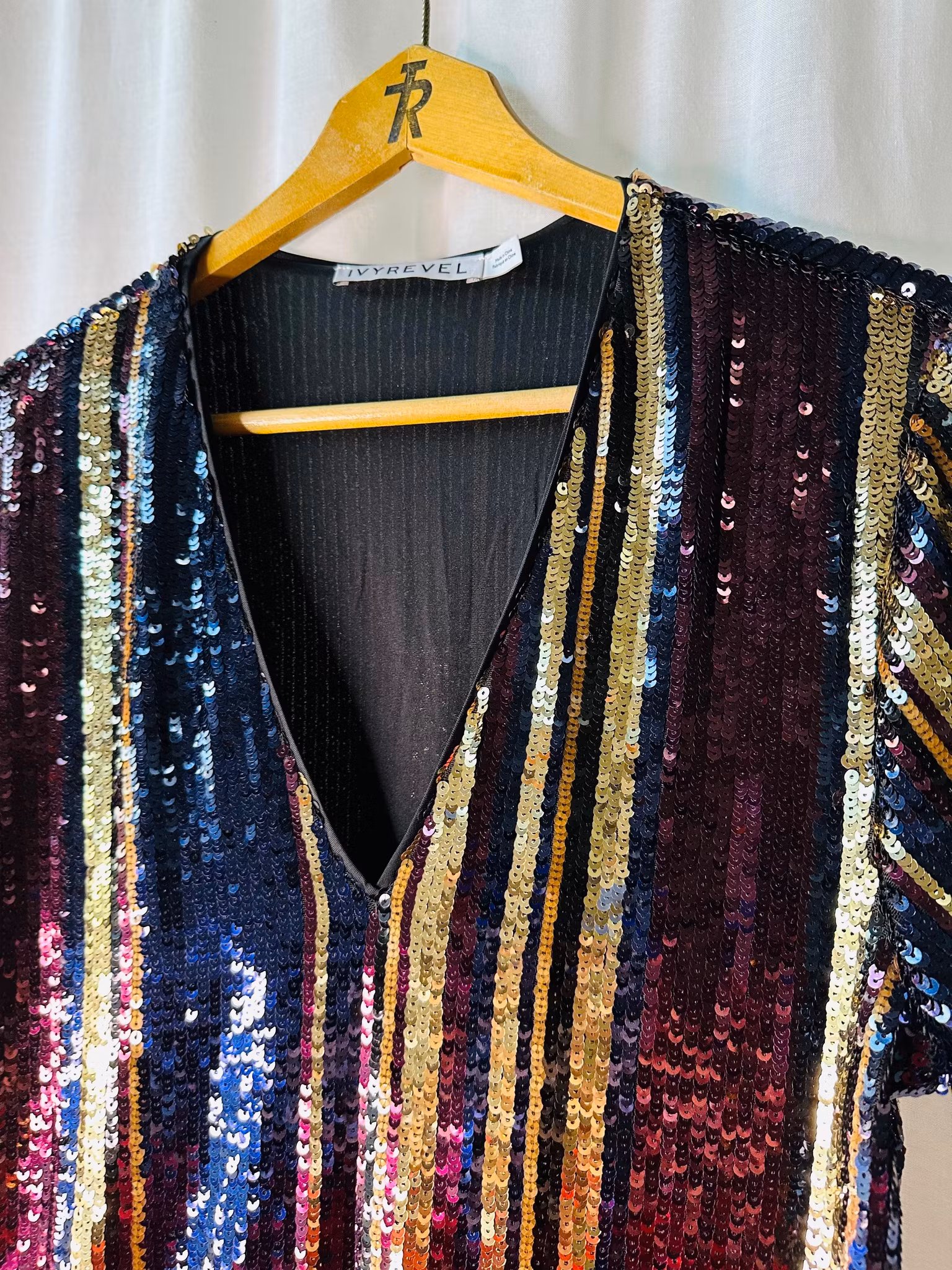 Randig paljettklänning