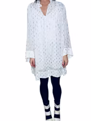 Vit klänning med silverprint