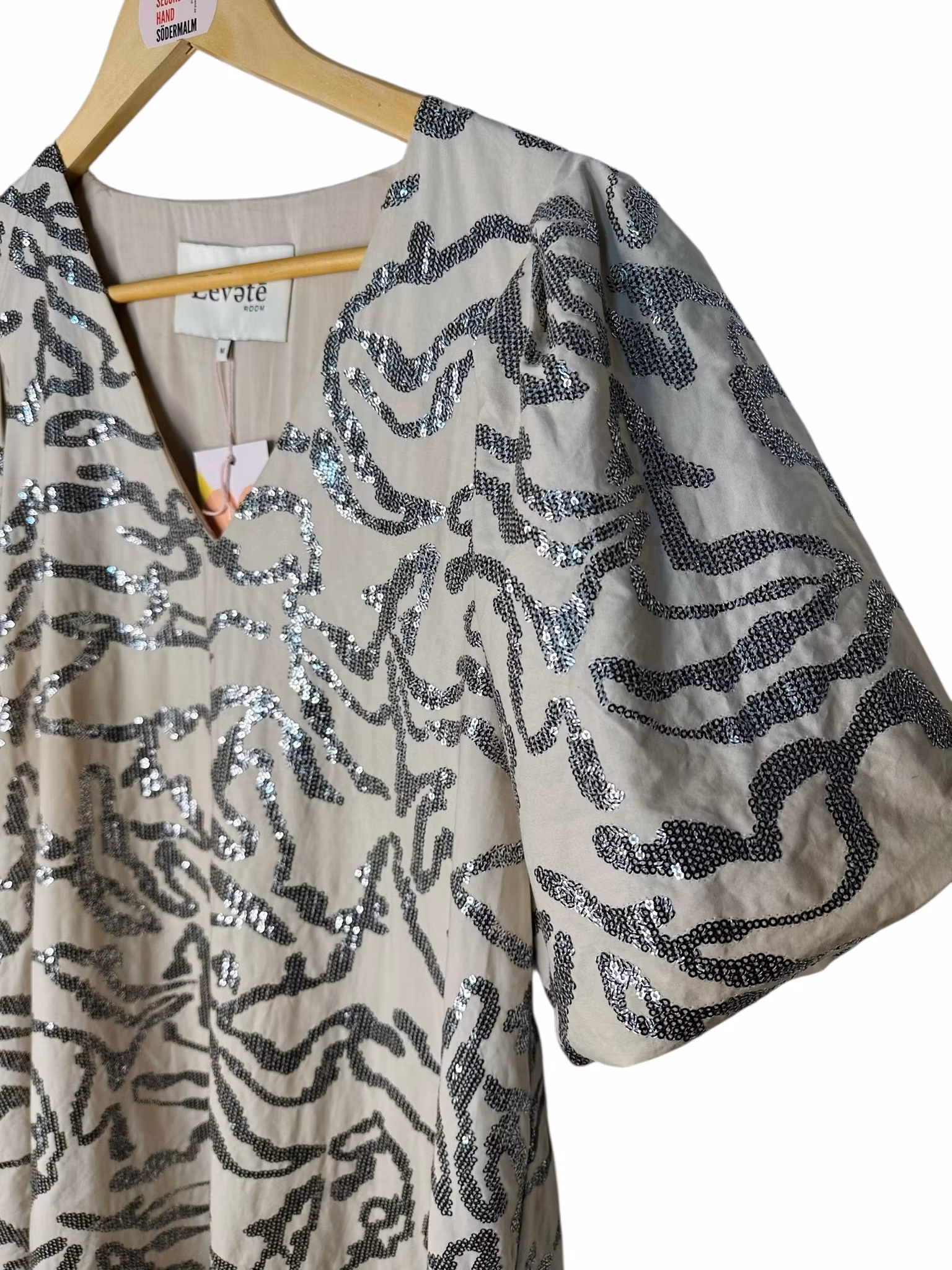 Leveté Room klänning med paljetter