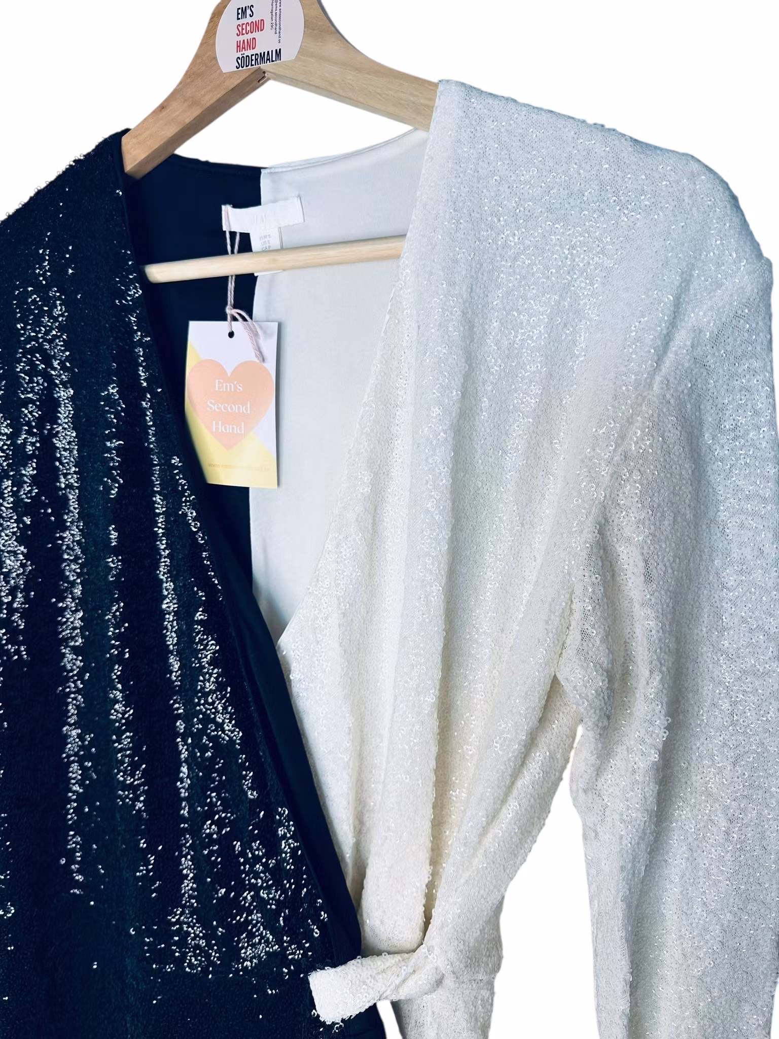 Svart-vit paljettklänning