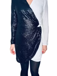 Svart-vit paljettklänning