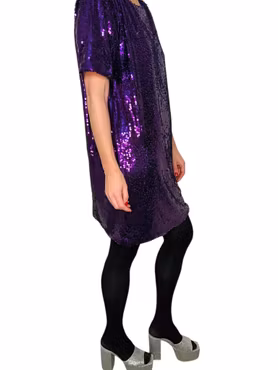 Lila paljettklänning
