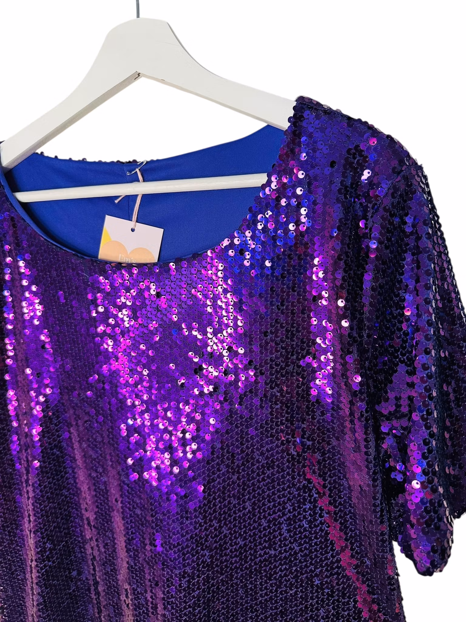 Lila paljettklänning