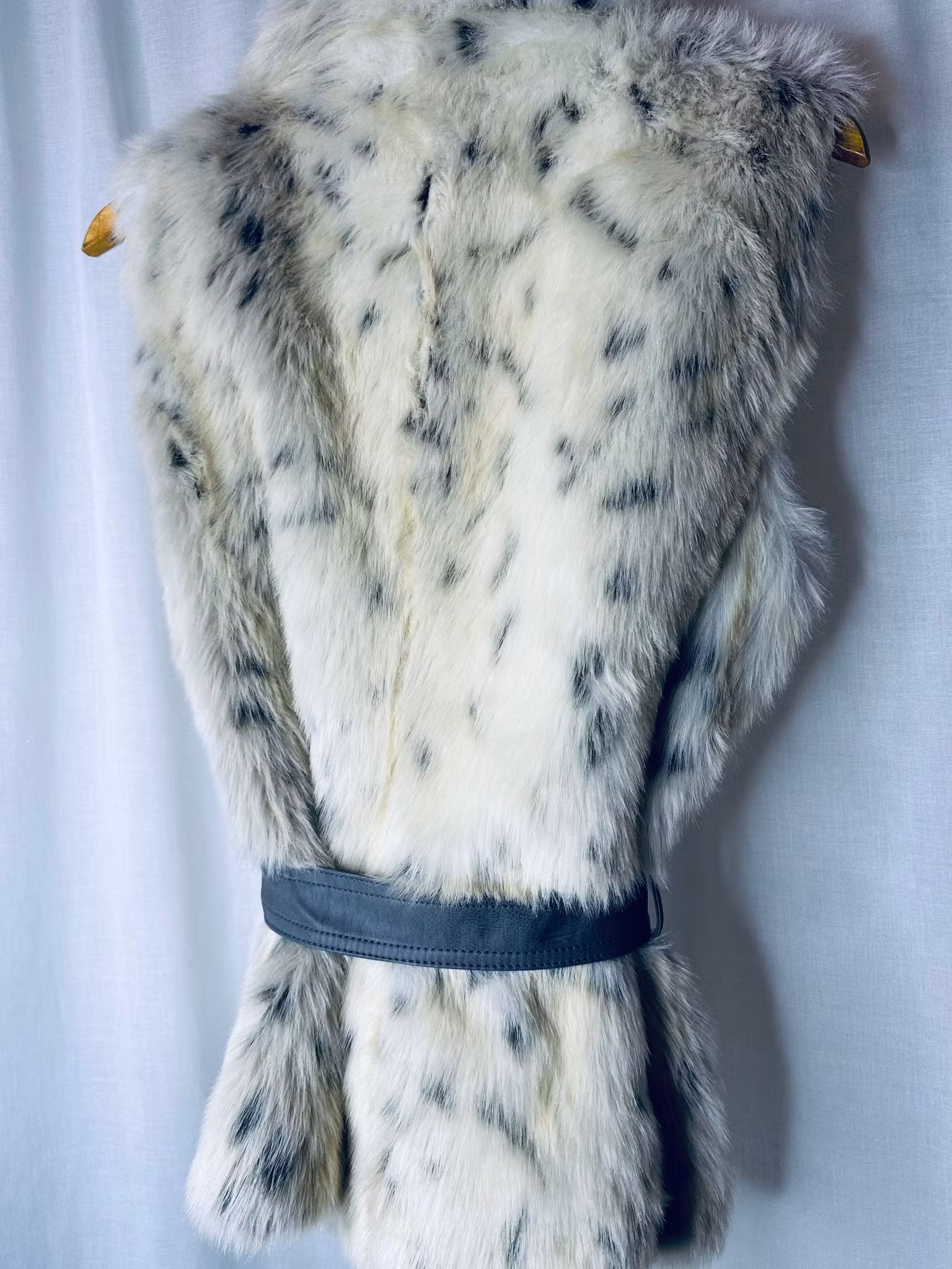 Väst i fuskpäls NWT