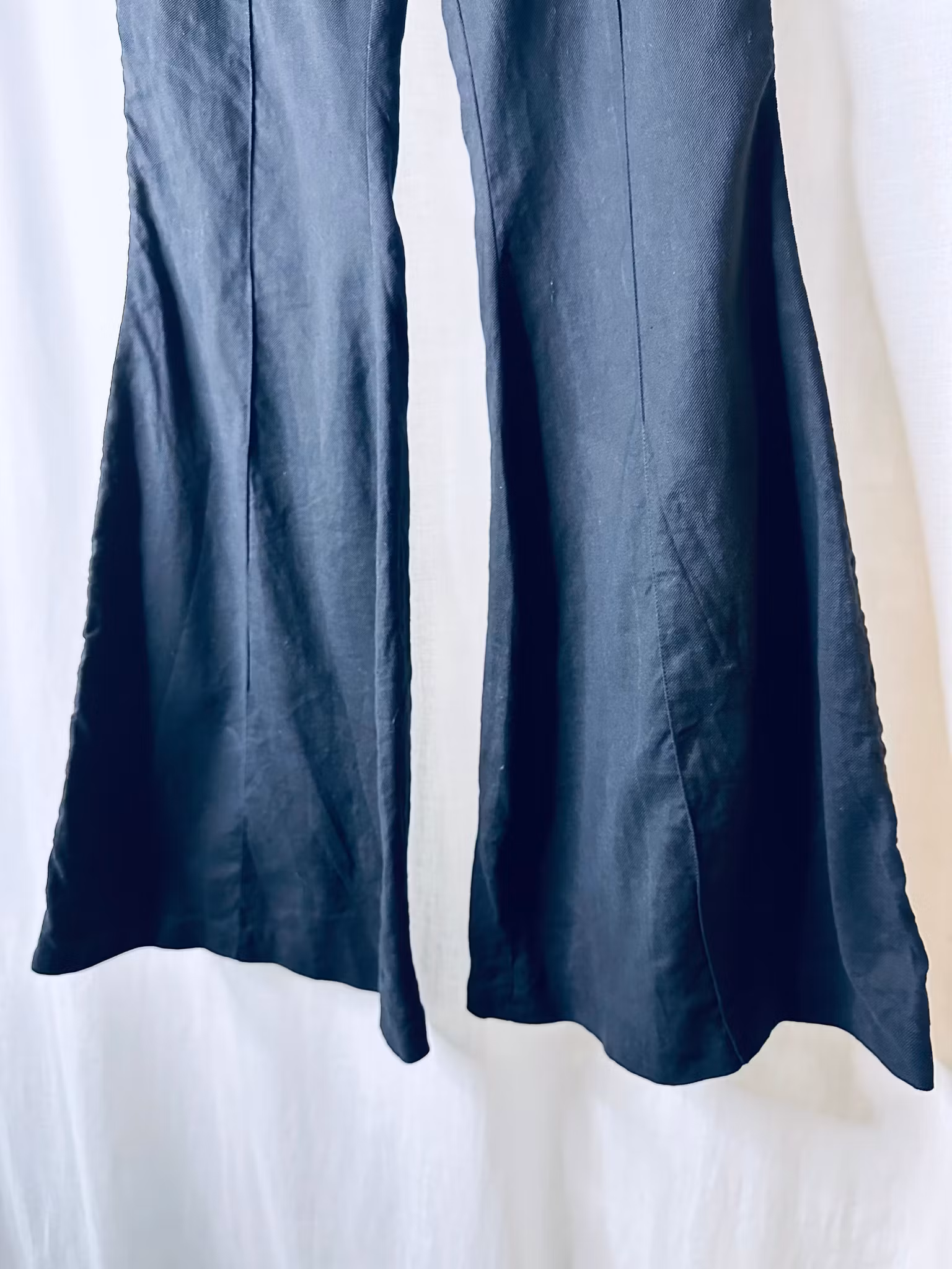 HM Studio utsvängda byxor