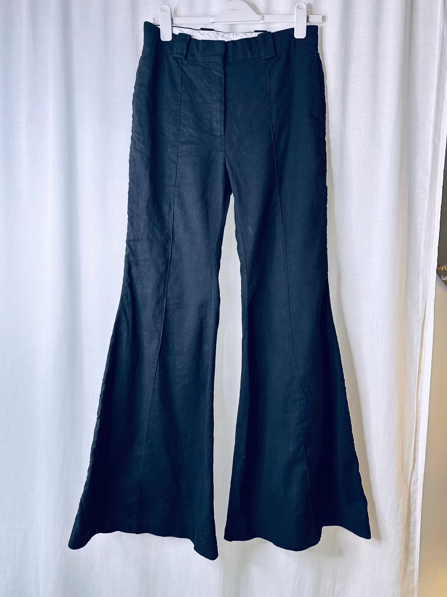 HM Studio utsvängda byxor