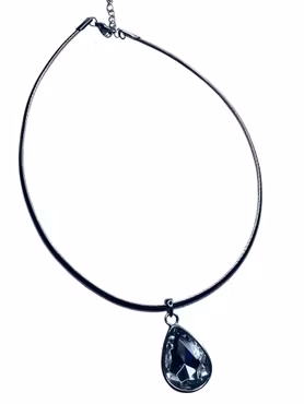 Halsband med vit kristall