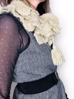 Stickad krage i spets