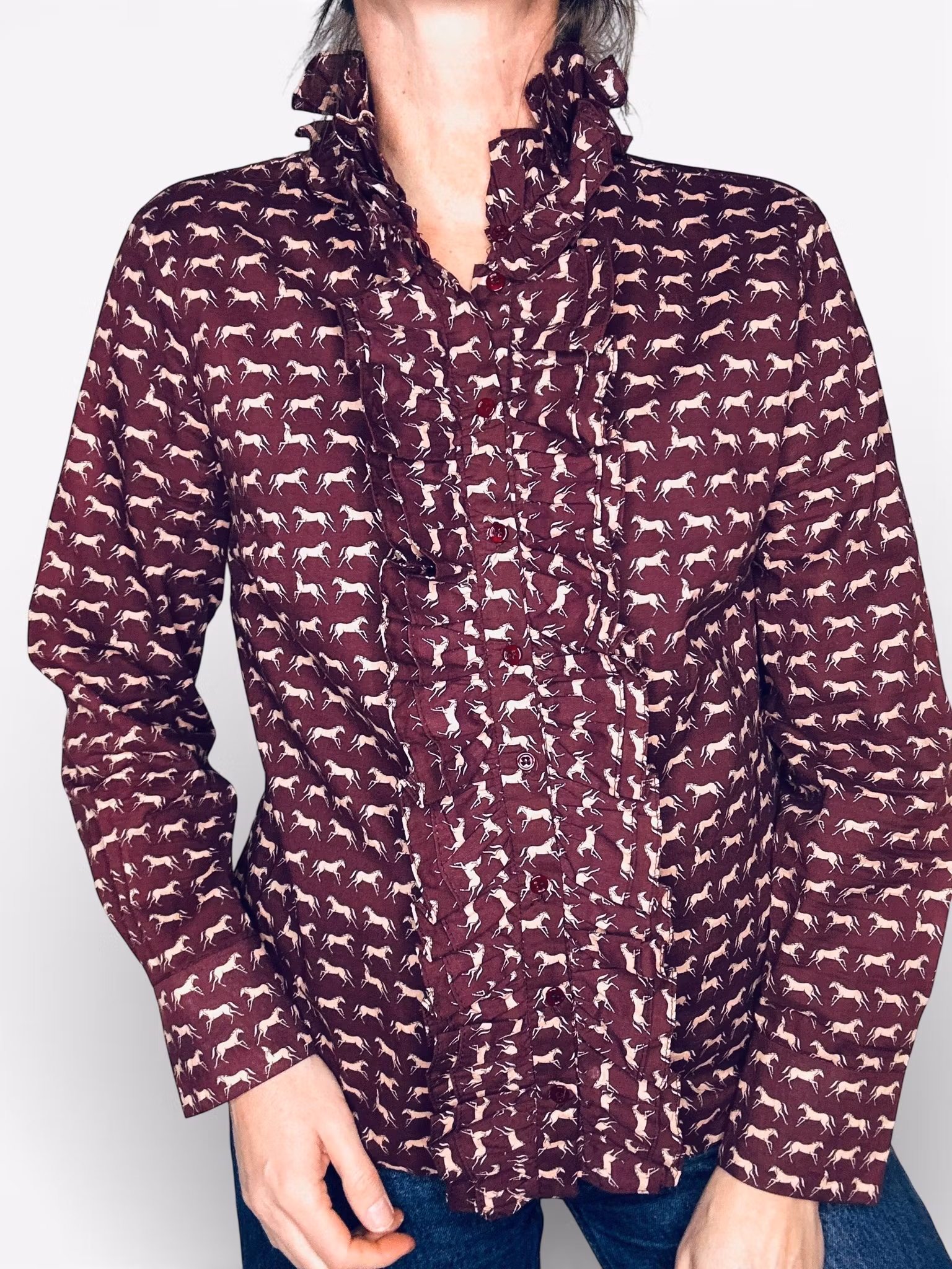 Vinröd blus med hästprint