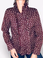 Vinröd blus med hästprint