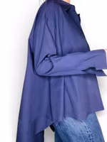 Marinblå vid asymmetrisk skjorta