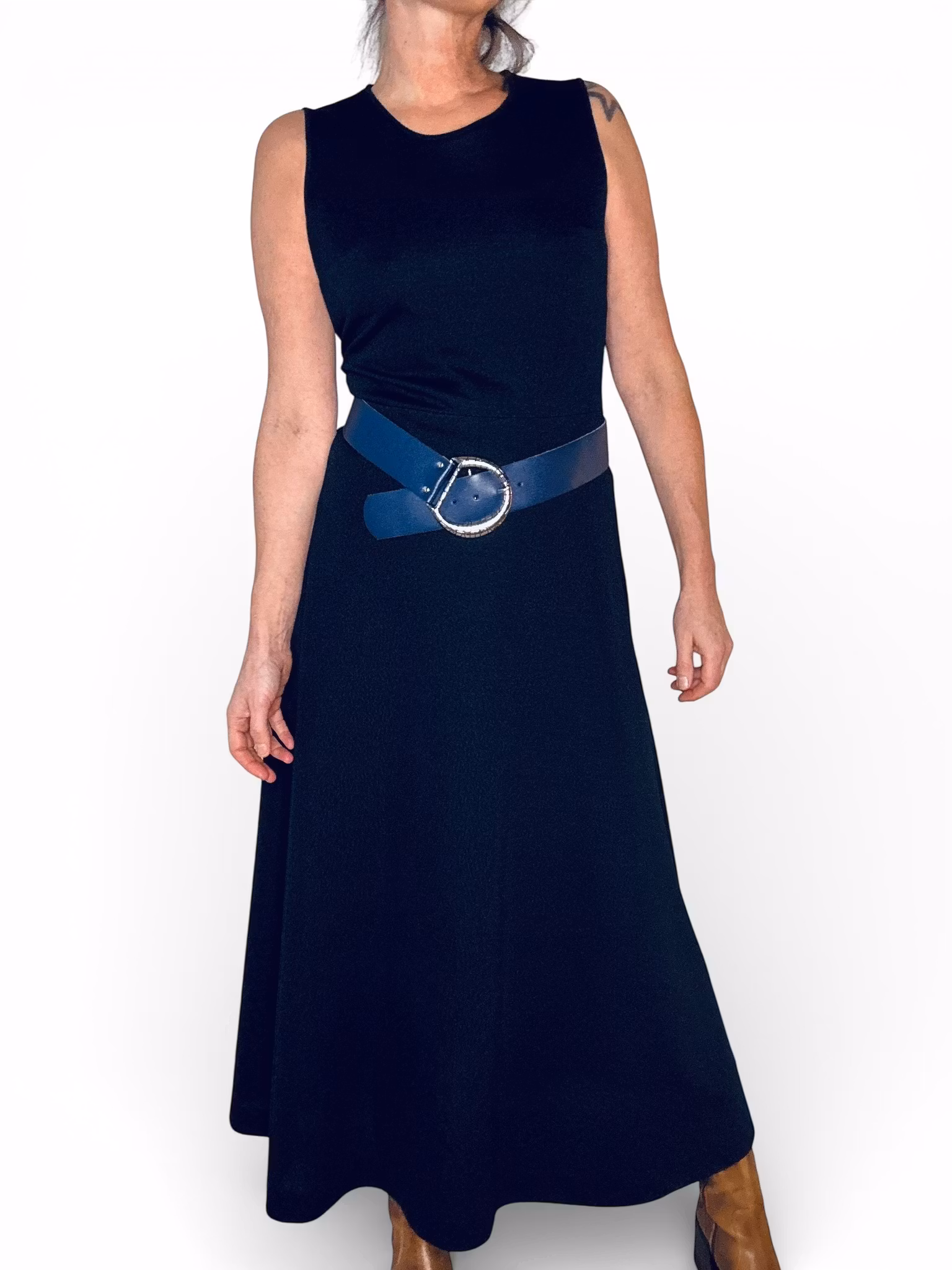 Vintage klänning med fjärilsskärp