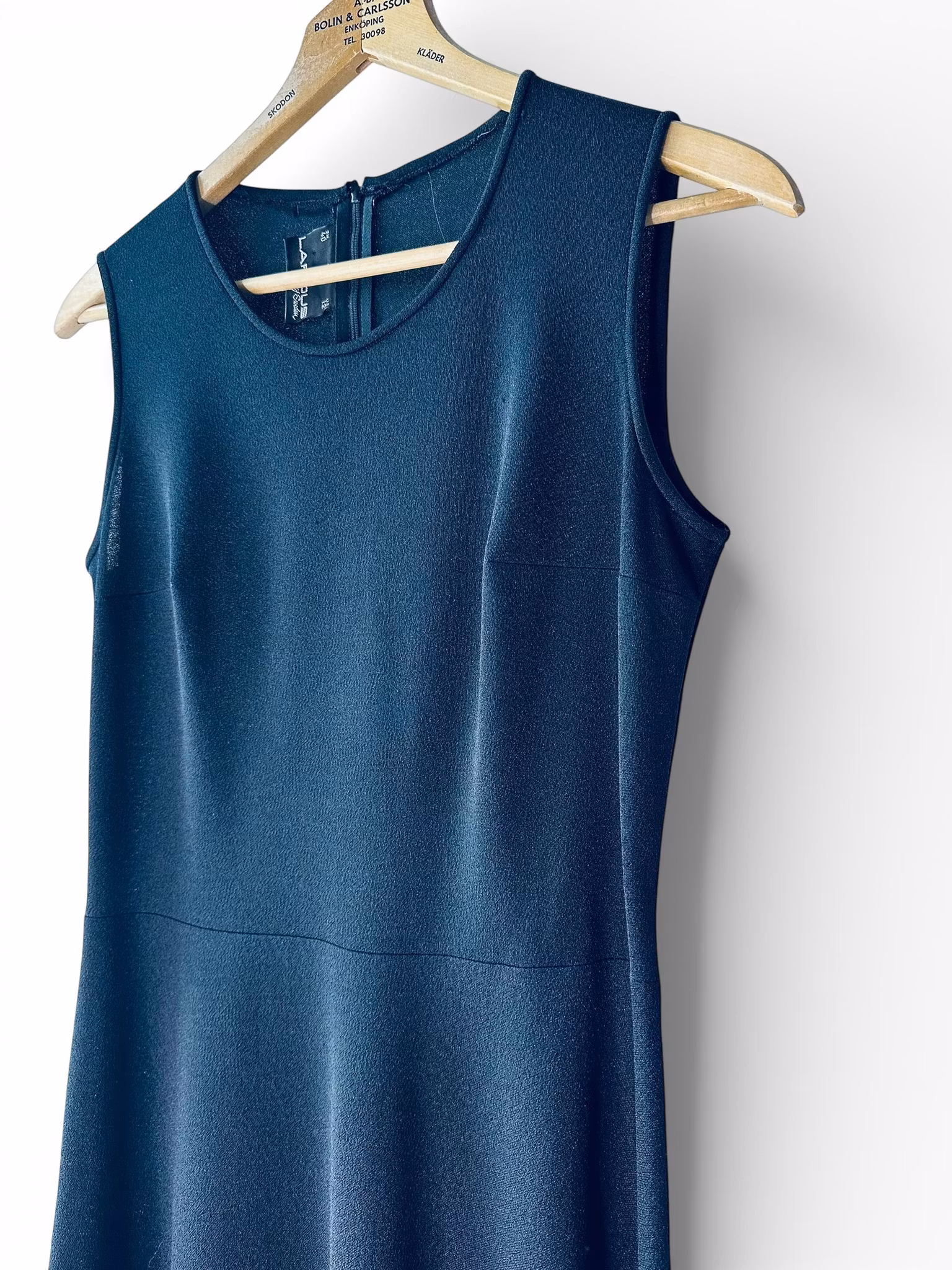 Vintage klänning med fjärilsskärp