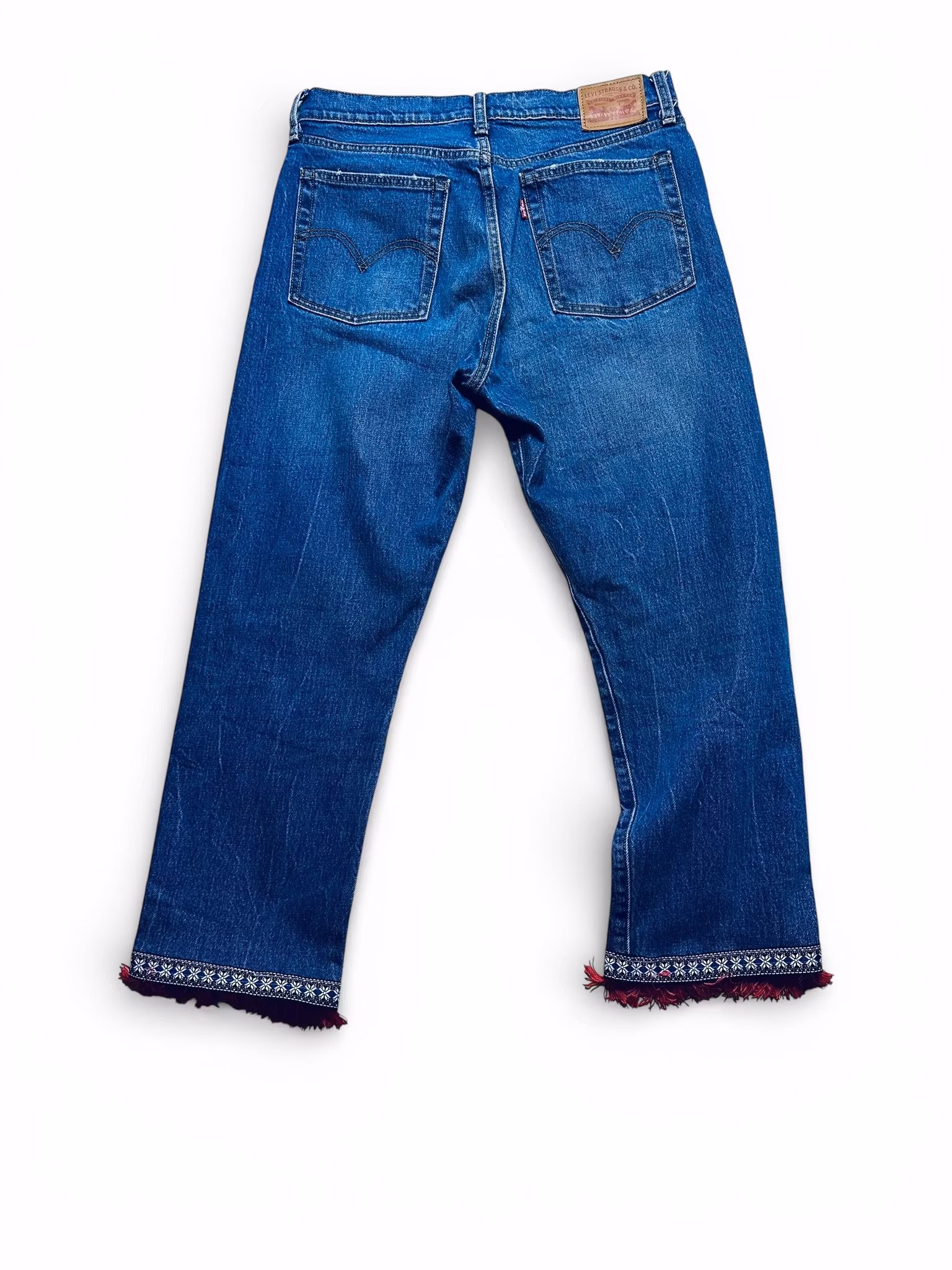 Remake: LEVI'S high rise straight 30" med röda fransar