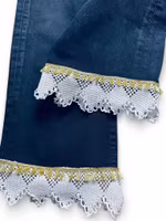 Remake: LEVI'S 501 svarta 27" med spets och guldtofsar