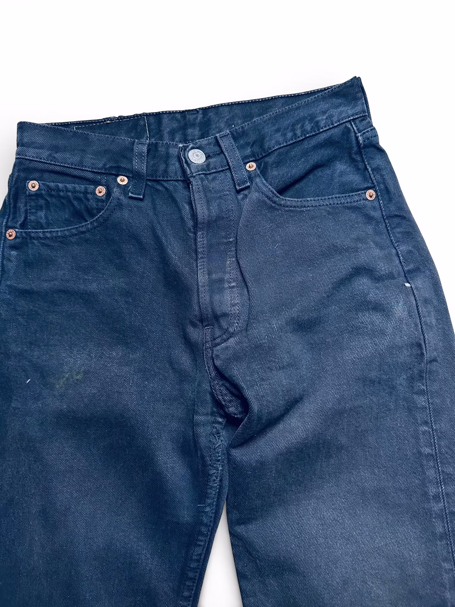 Remake: LEVI'S 501 svarta 27" med spets och guldtofsar