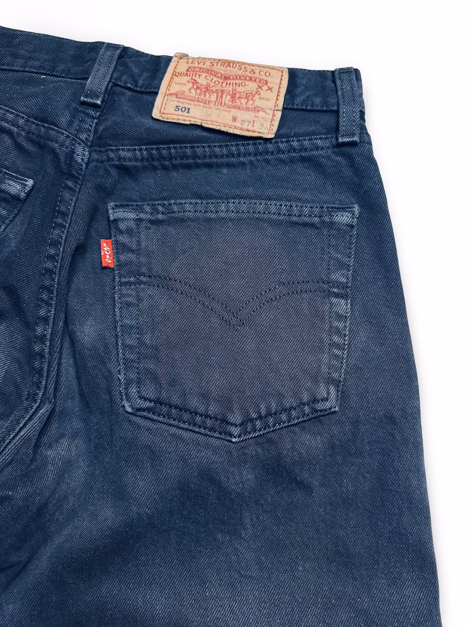 Remake: LEVI'S 501 svarta 27" med spets och guldtofsar