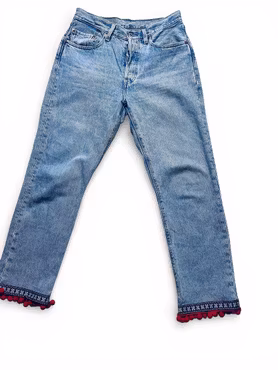 Remake: LEVI'S 501 ljusblå 26" med röd bollfrans